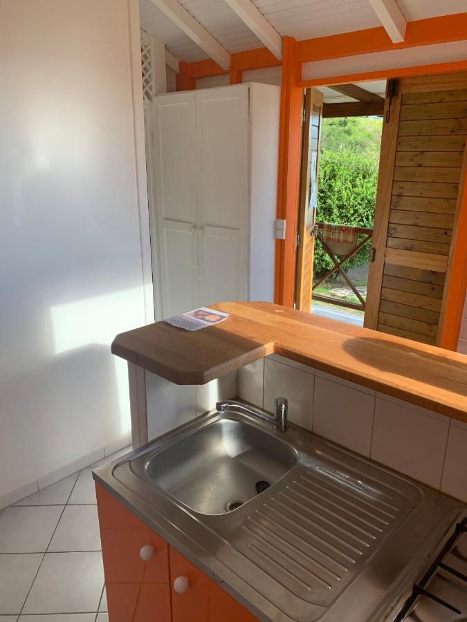 Bungalow Les Cerisiers Bouillante Exterior photo